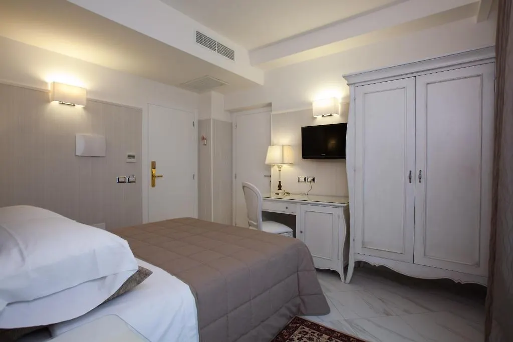 Hotel Residence Villa Del Mare